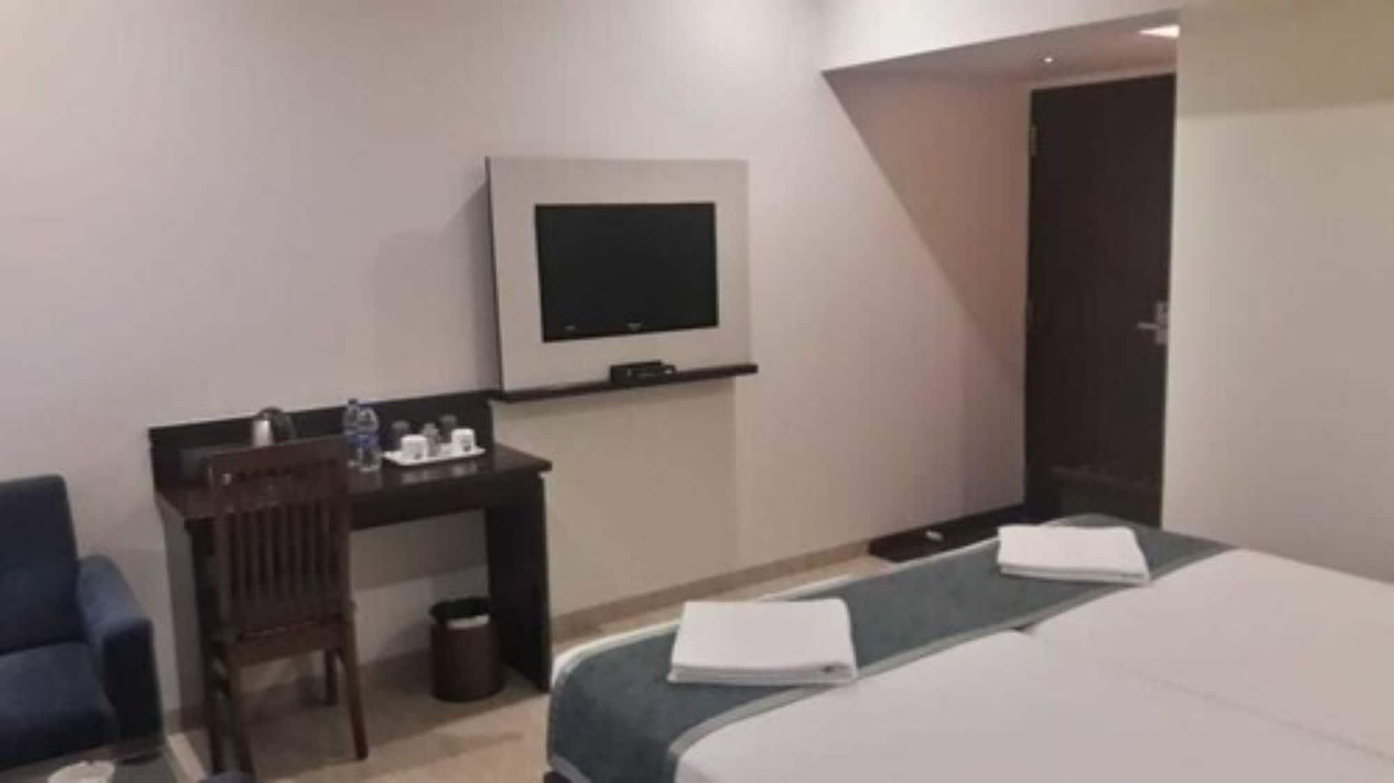 Hotel Le Grande - Mumbai International Airport Экстерьер фото